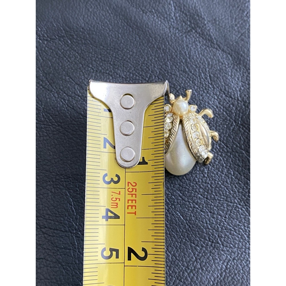 White Ladybug Decorated Rhinestone & Pearled Qué Body Small Insect Spring/Summer - Picture 8 of 8